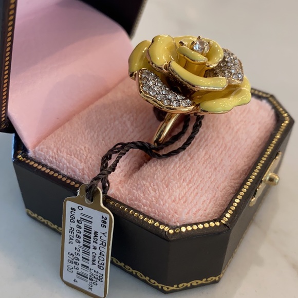 Juicy Couture Flower Ring - Picture 2 of 5